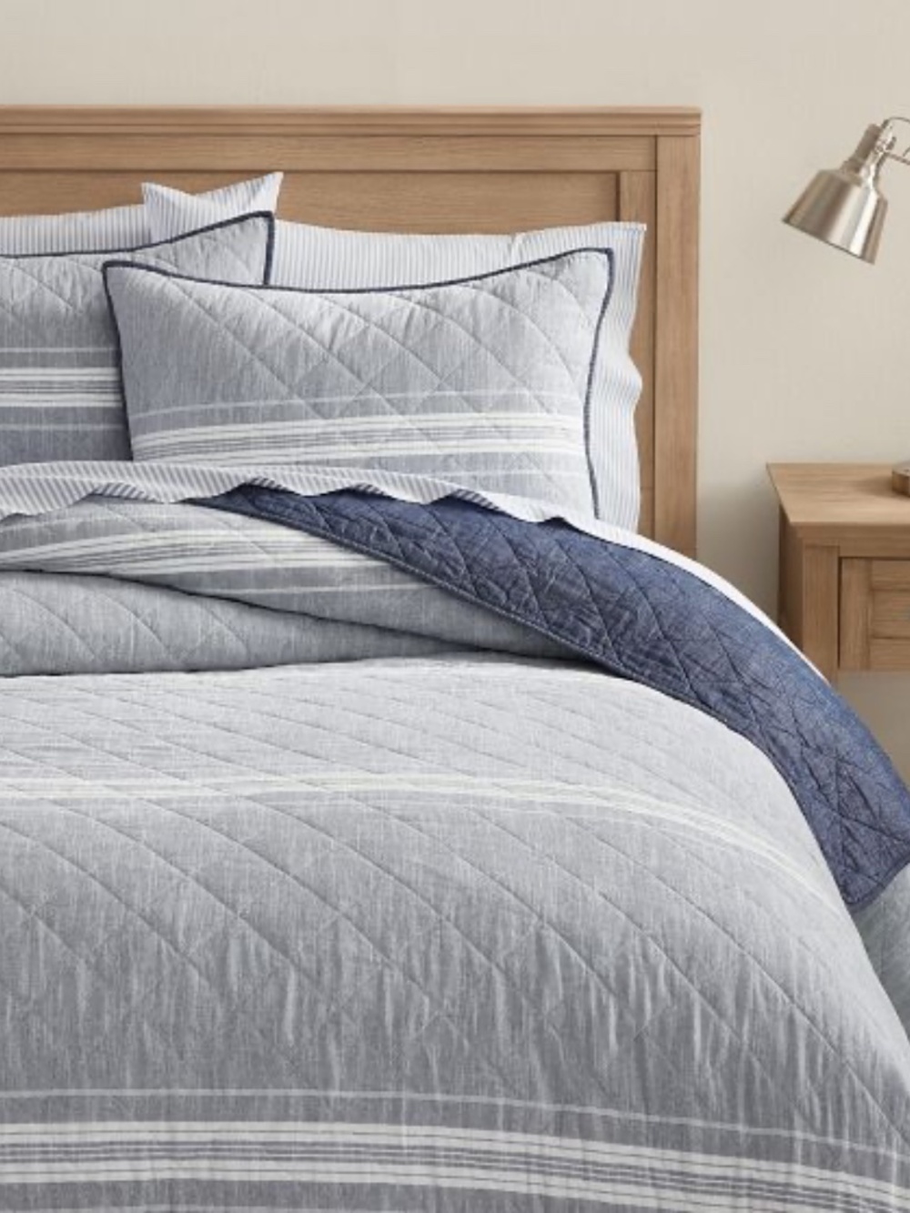 Guy Dorm Bedding Bundle - Pottery Barn Teen (2 twin XL sheet sets & 1 quilt)